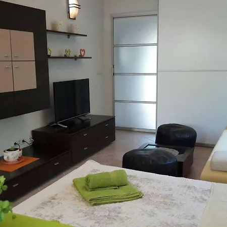Tia Apartman